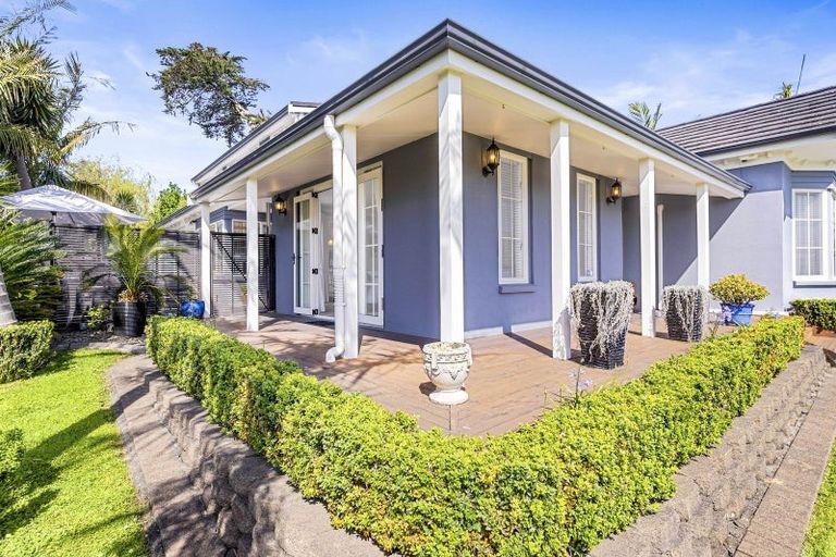 Photo of property in 17 Willowbank Close, East Tamaki Heights, Auckland, 2016