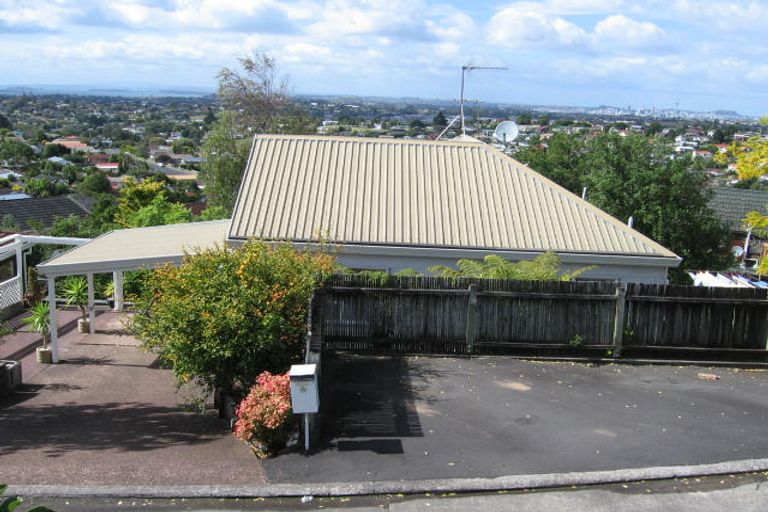 Photo of property in 129 Sunset Road, Totara Vale, Auckland, 0632