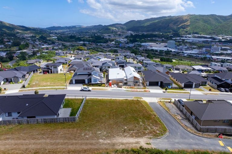 Photo of property in 25 Te Hoiere Street, Aotea, Porirua, 5024