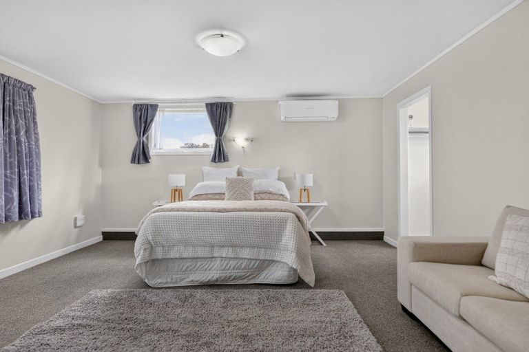 Photo of property in 18 Totara Drive, St Andrews, Hamilton, 3200