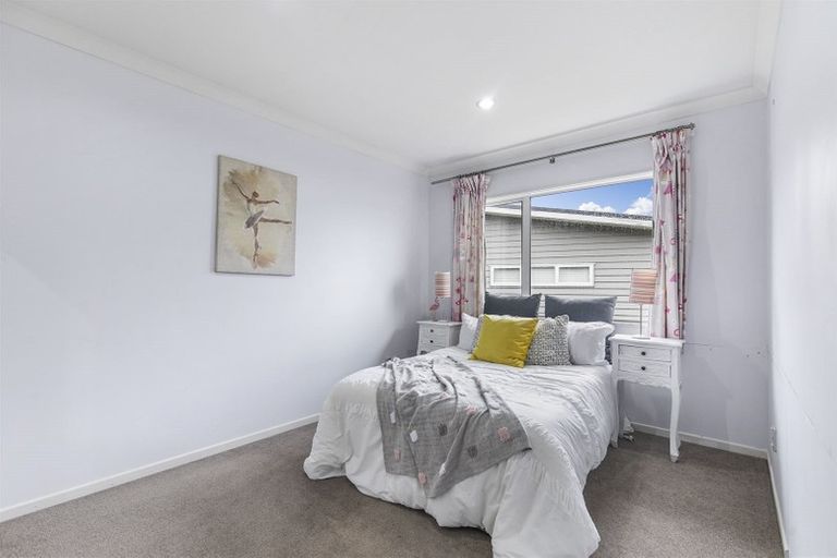 Photo of property in 102 Glendhu Road, Bayview, Auckland, 0629