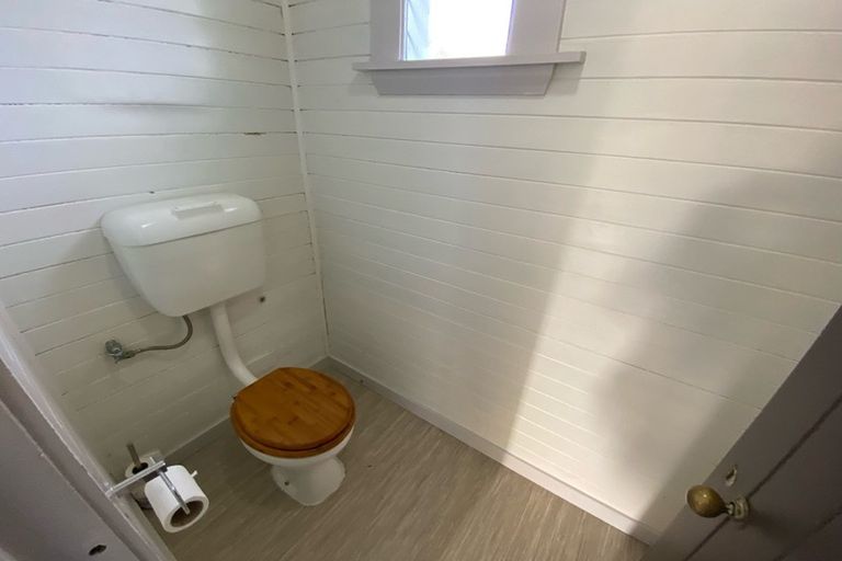 Photo of property in 102 Hawford Road, Opawa, Christchurch, 8023