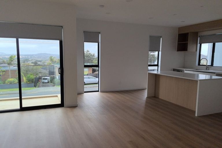 Photo of property in 14d Elcoat Avenue, Te Atatu South, Auckland, 0610