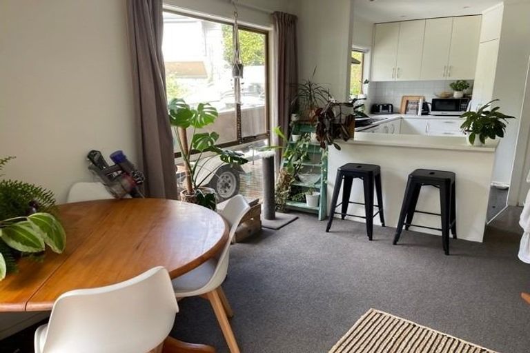 Photo of property in 3/17 Paris Place, Birkenhead, Auckland, 0626