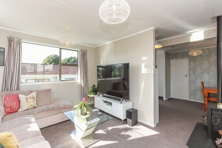 Photo of property in 9 Elgin Grove, Merrilands, New Plymouth, 4312