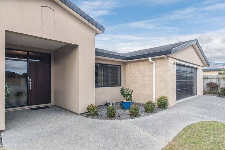 Photo of property in 7 Datum Way, Paraparaumu, 5032