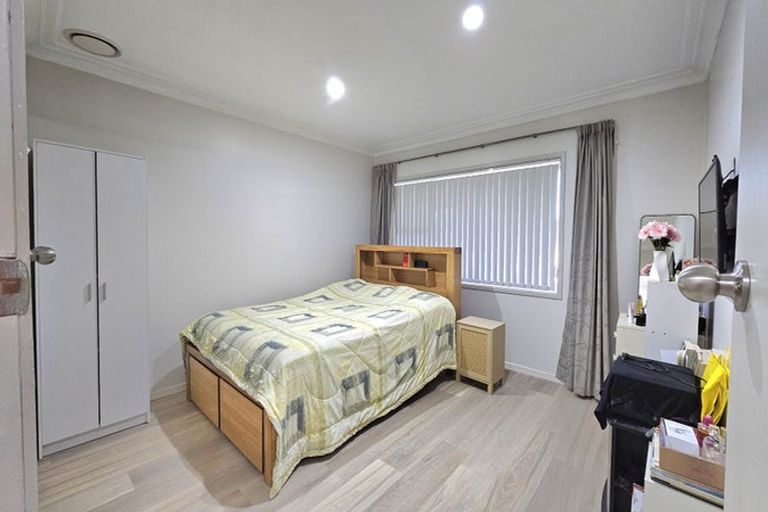 Photo of property in 3/96 Titirangi Road, New Lynn, Auckland, 0600