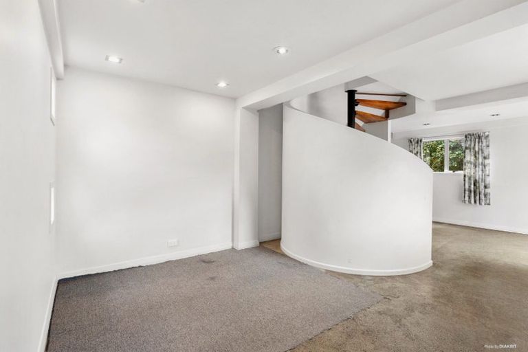 Photo of property in 46a Eskdale Road, Birkdale, Auckland, 0626