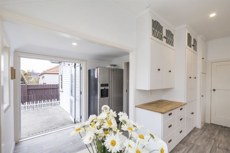 Photo of property in 25 Ihle Street, Terrace End, Palmerston North, 4410