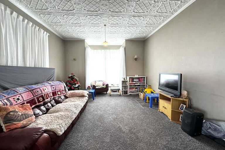 Photo of property in 64 James Street, Balclutha, 9230