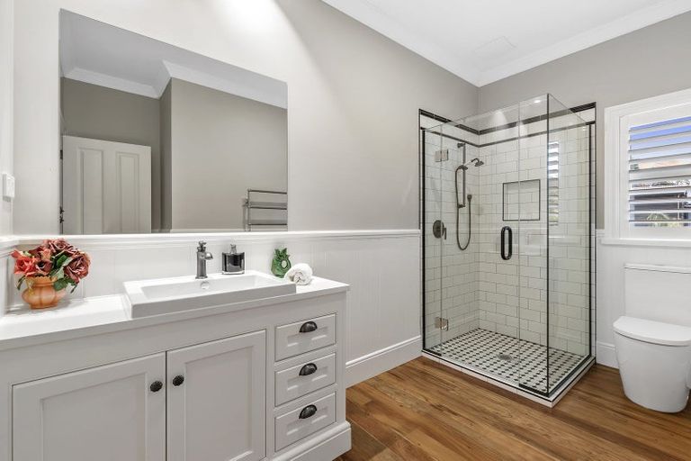 Photo of property in 4a Birchwood Grove, Greenhithe, Auckland, 0632