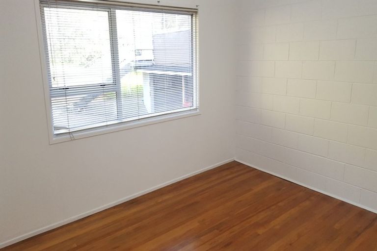 Photo of property in 2/34 Mayfield Road, Glenfield, Auckland, 0629