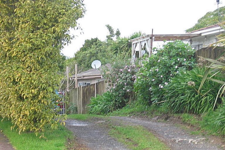 Photo of property in 28 Doone Place, Massey, Auckland, 0614