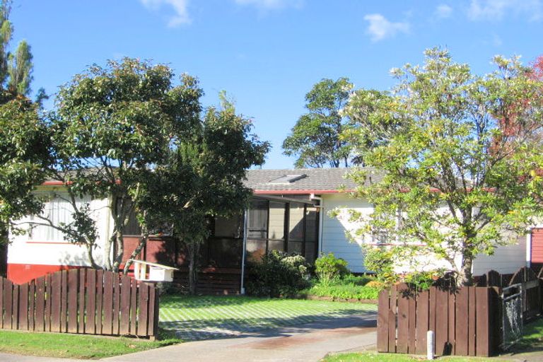 Photo of property in 9 Ulay Place, Clover Park, Auckland, 2019