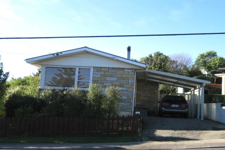 Photo of property in 77 Beazley Avenue, Paparangi, Wellington, 6037