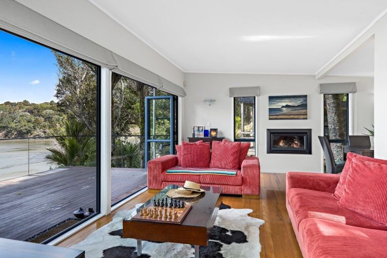 Photo of property in 12 Clinton Road, Tawharanui Peninsula, Warkworth, 0986