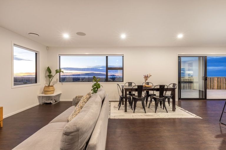 Photo of property in 94 Kotare Street, Waikanae, 5036