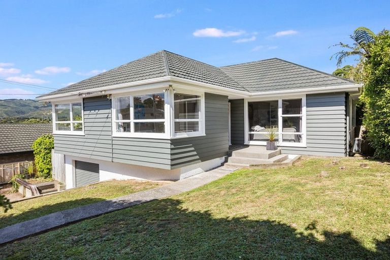 Photo of property in 75 Larsen Crescent, Tawa, Wellington, 5028