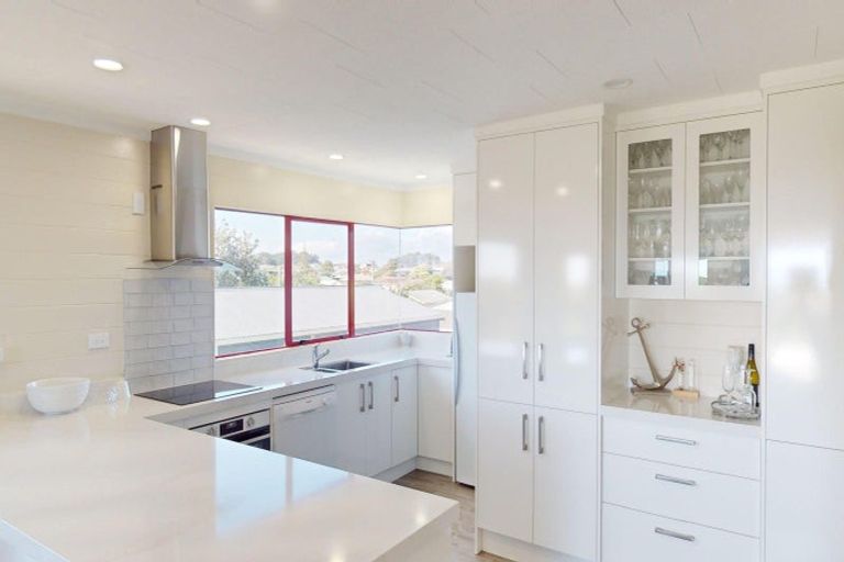 Photo of property in 27a Rua Avenue, Waitarere Beach, Levin, 5510