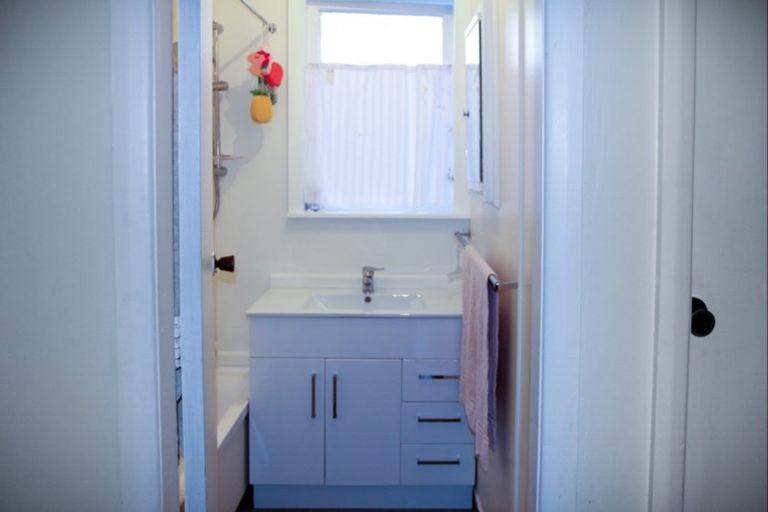 Photo of property in 50 Cambridge Terrace, Kaiti, Gisborne, 4010