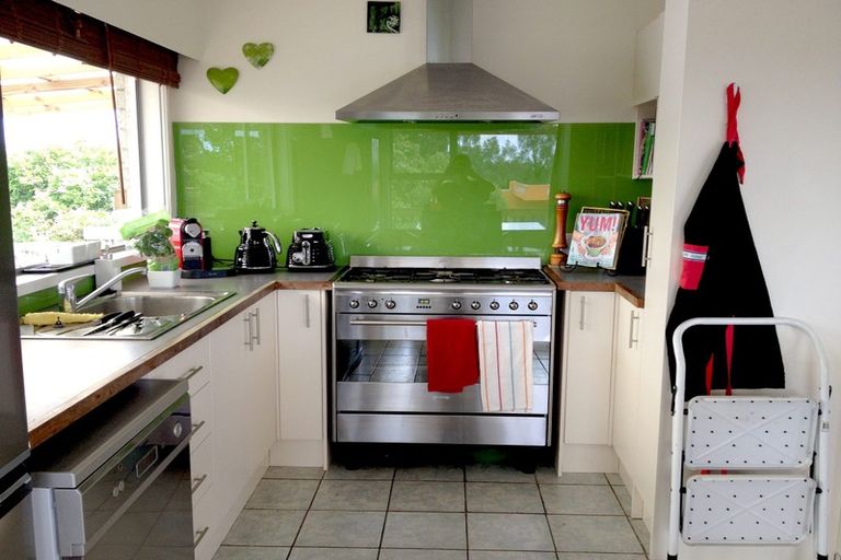 Photo of property in 138 Mokoia Road, Chatswood, Auckland, 0626