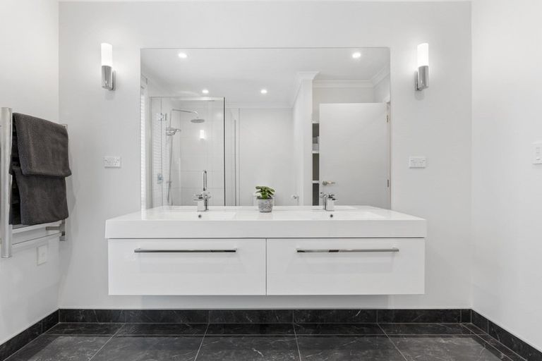 Photo of property in 8 Benmore Crescent, Pyes Pa, Tauranga, 3112