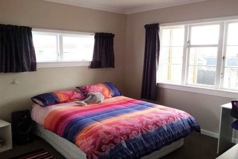 Photo of property in 6 Rarawa Place, Vogeltown, New Plymouth, 4310