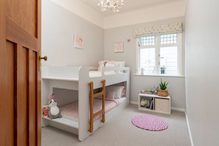 Photo of property in 86 The Parade, Island Bay, Wellington, 6023