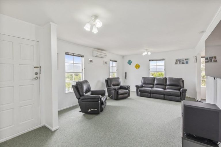 Photo of property in 21 Gainsborough Grove, Belmont, Lower Hutt, 5010