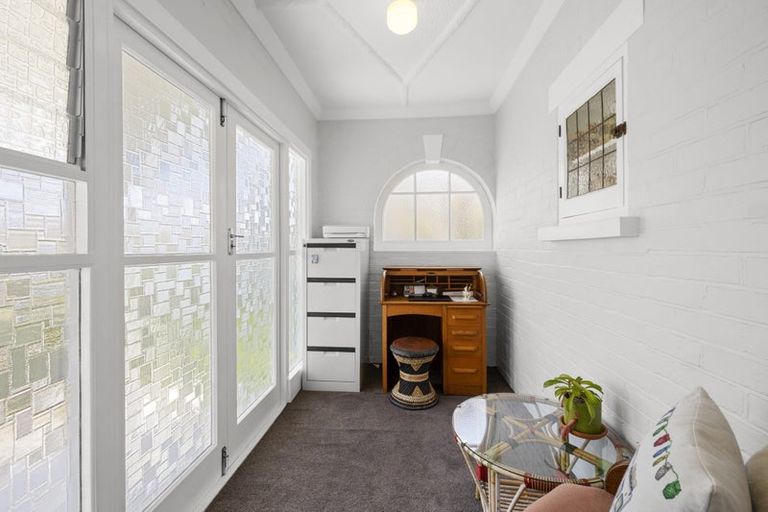 Photo of property in 9 Henui Street, Strandon, New Plymouth, 4312