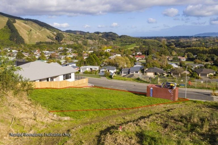 Photo of property in 97 Kakariki Grove, Waikanae, 5036