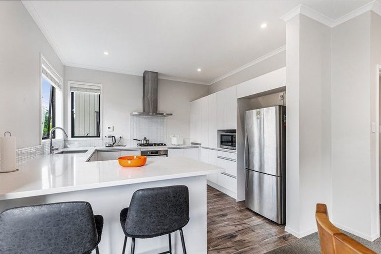 Photo of property in 15 Pukewhero Rise, Westgate, Auckland, 0614