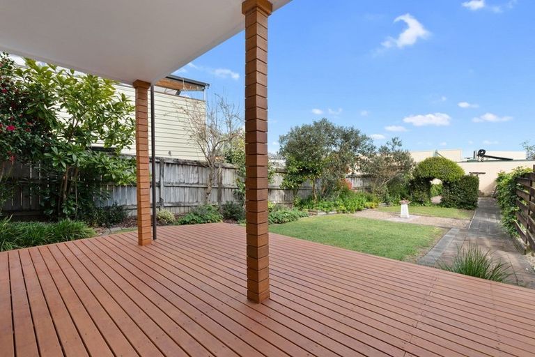 Photo of property in 2b Lake Crescent, Hamilton Lake, Hamilton, 3204