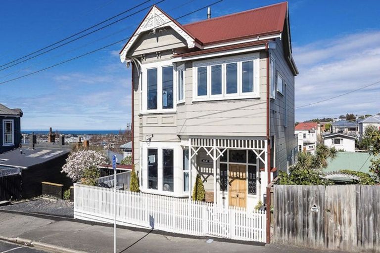 Photo of property in 73 Elm Row, Dunedin Central, Dunedin, 9016