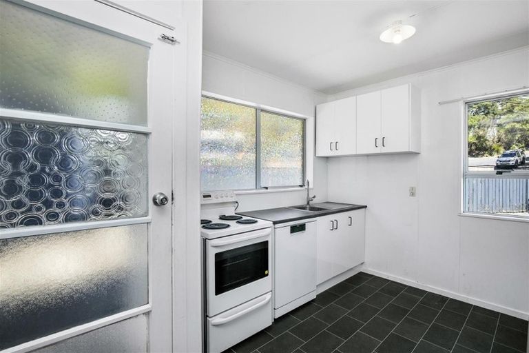 Photo of property in 13b John Street, Stokes Valley, Lower Hutt, 5019