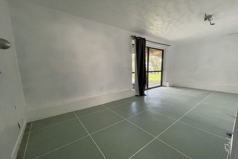 Photo of property in 741 East Coast Road, Browns Bay, Auckland, 0630