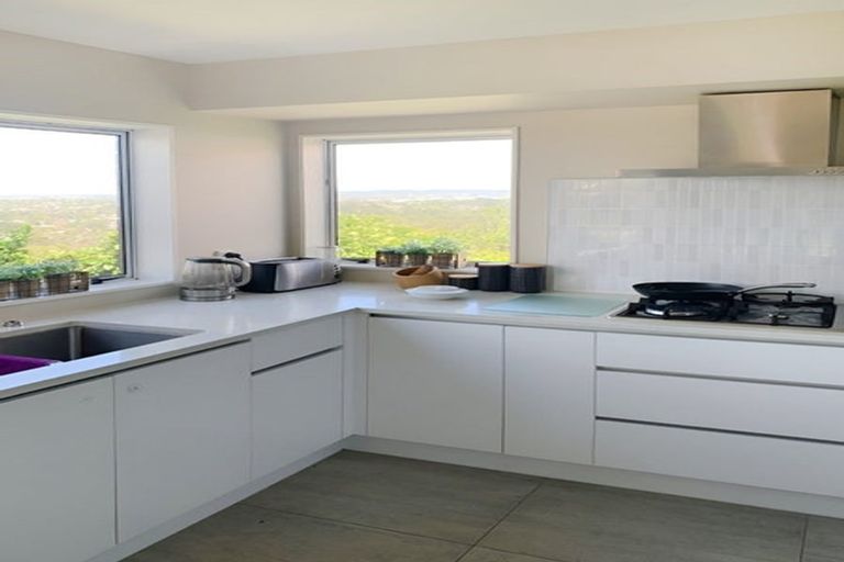 Photo of property in 83 Luckens Road, West Harbour, Auckland, 0618