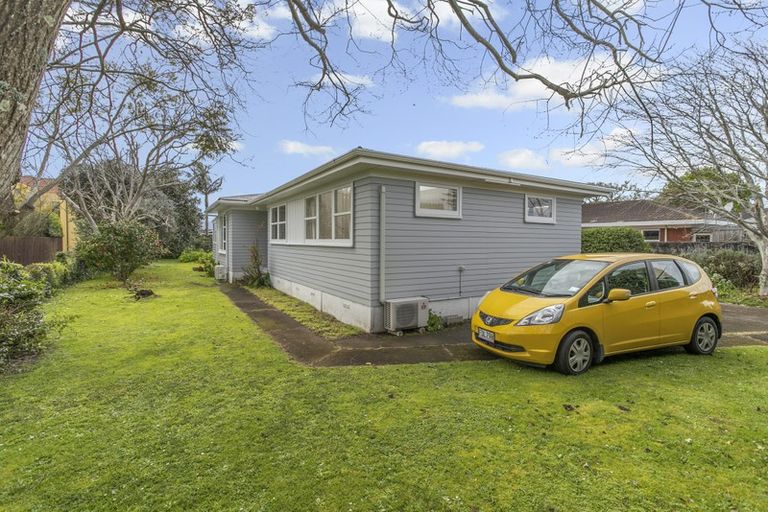 Photo of property in 63 Muir Avenue, Mangere Bridge, Auckland, 2022