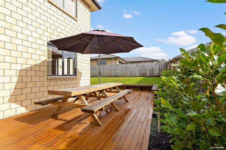 Photo of property in 33 Cityview Place, Massey, Auckland, 0614