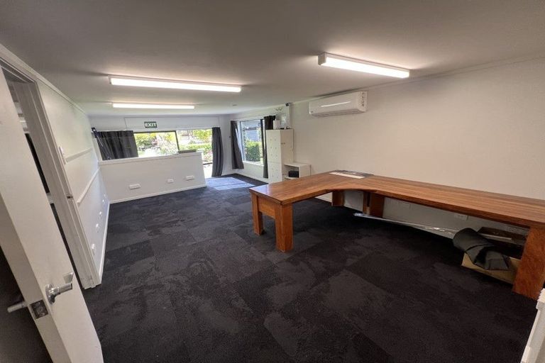 Photo of property in 13 Taupaki Road, Taupaki, Henderson, 0782