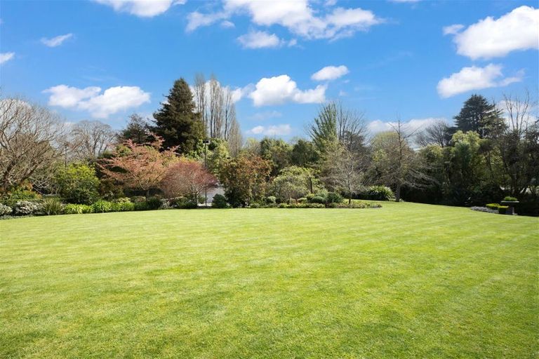 Photo of property in 8 Wood Lane, Fendalton, Christchurch, 8014