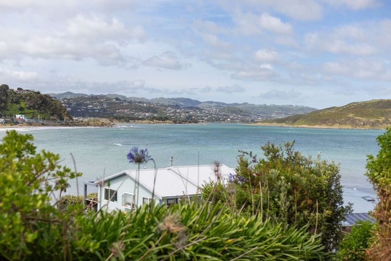 Photo of property in 18 Beach Road, Plimmerton, Porirua, 5026