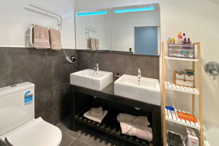 Photo of property in Goldridge Apartments, 19/43 Goldridge Way, Queenstown, 9300