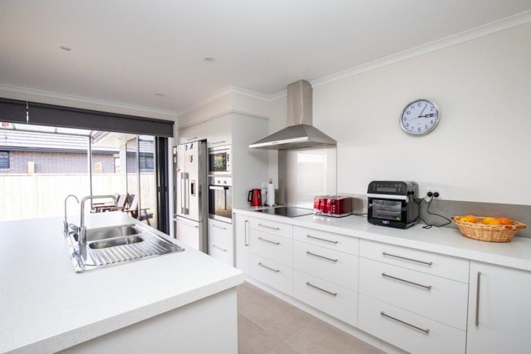 Photo of property in 7 Costello Drive, Ngatea, 3503