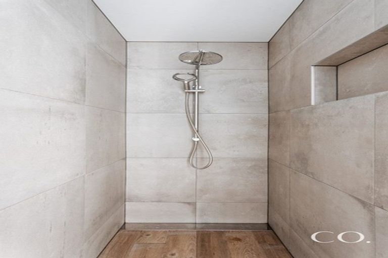 Photo of property in 284 Ballintoy Park Drive, Welcome Bay, Tauranga, 3175