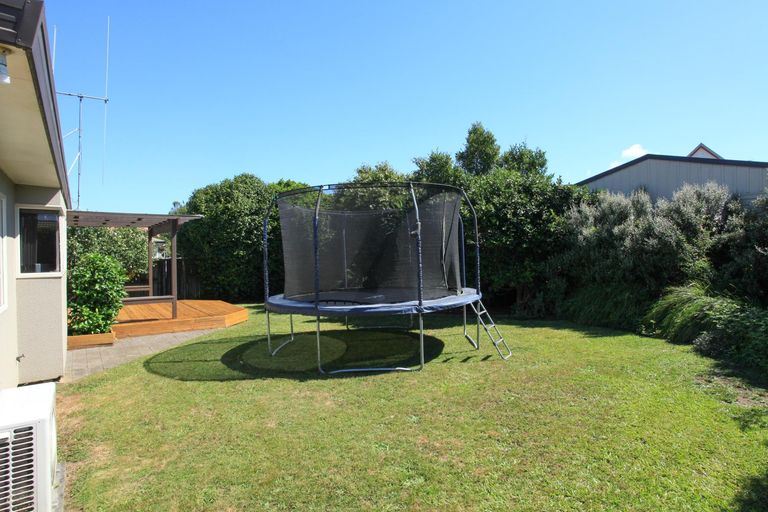 Photo of property in 27 Ronald Court, Pukete, Hamilton, 3200