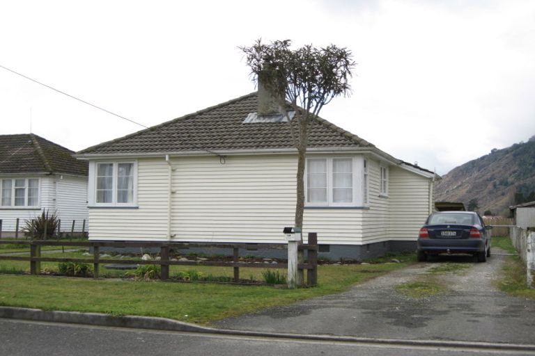 Photo of property in 7 Milton Street, Murchison, 7007