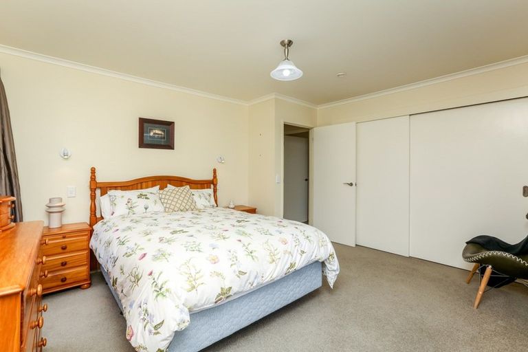 Photo of property in 12 Ropiha Street, Fitzroy, New Plymouth, 4312