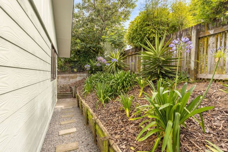 Photo of property in 12 Moa Road, Raumati Beach, Paraparaumu, 5032