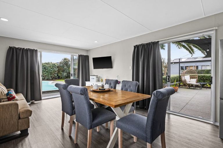 Photo of property in 37 Pitt Street, Clive, 4102